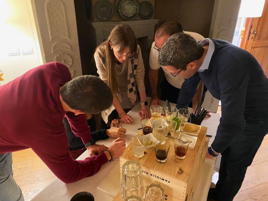 Un viaggio aziendale con un team building “gustoso”, per brindare insieme! Un viaggio aziendale con un team building “gustoso”, per brindare insieme!