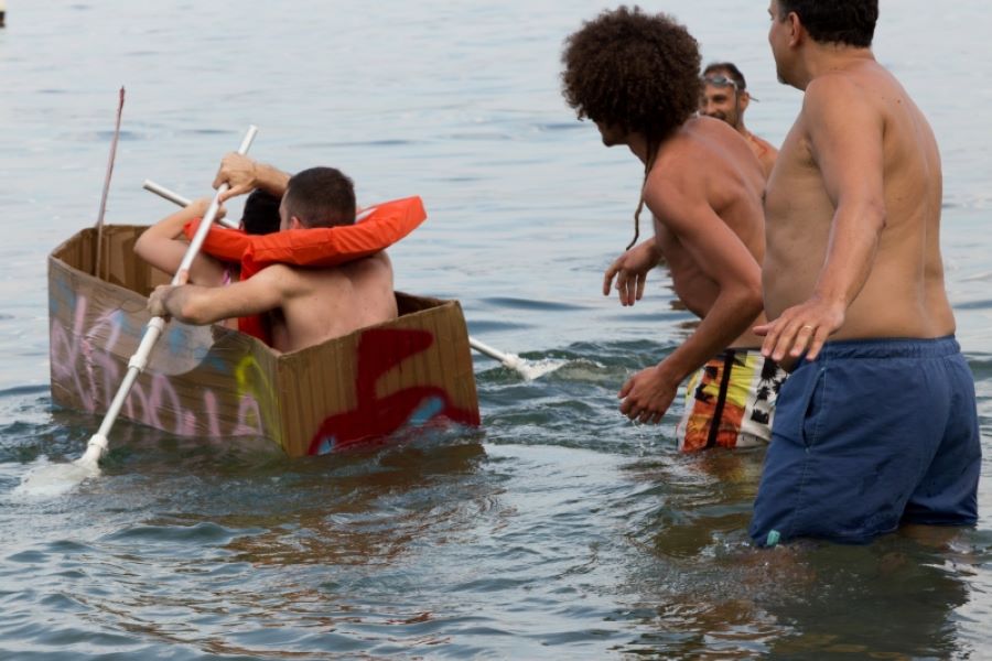 https://www.teambuildingmilano.it/team-building/team_building_outdoor/team_building_cartoon_boat/accenture_carton_boat.html https://www.teambuildingmilano.it/team-building/team_building_outdoor/team_building_cartoon_boat/accenture_carton_boat.html