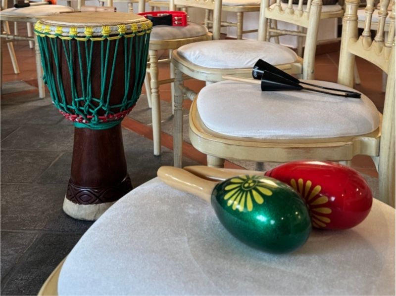 Drum circle team building: crea connessioni profonde con il potere del ritmo