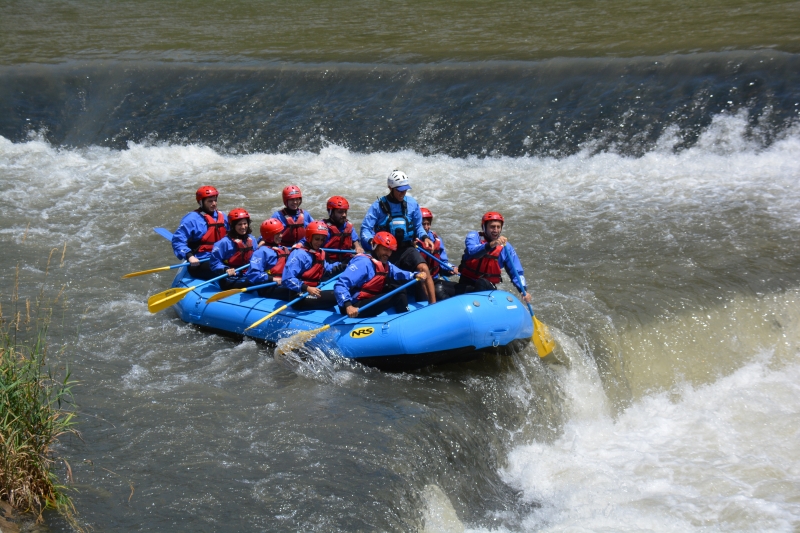 Team Building Rafting