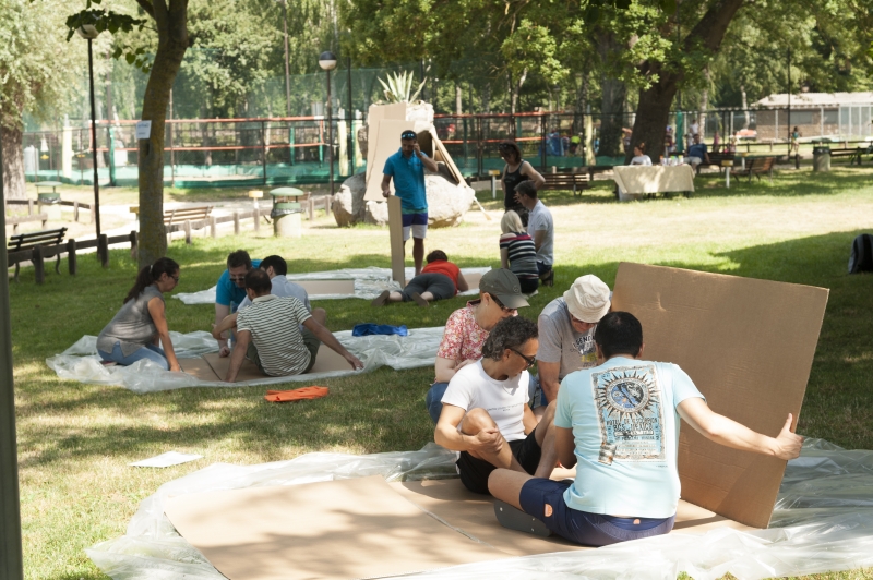 Team Building Carton Boat